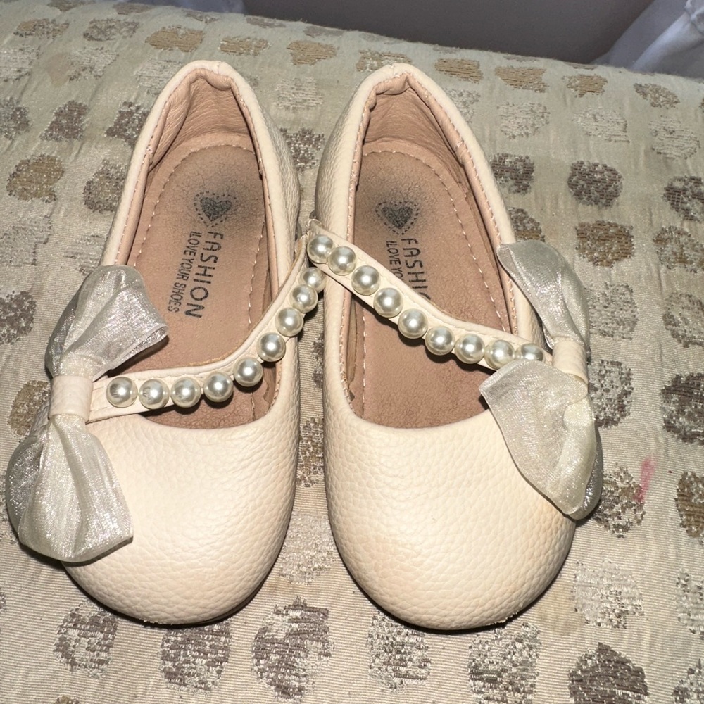 Kids Cream Bow Shoes